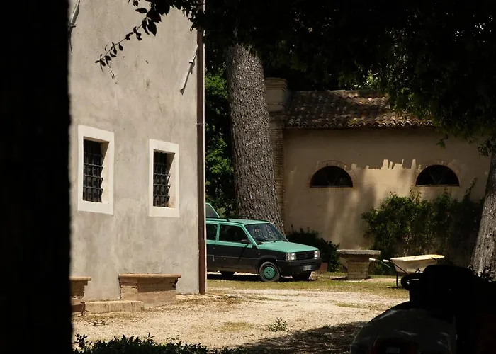 فندق مبيت وإفطار Retrocantina Antonelli 3*